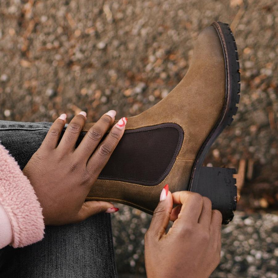 Brown Thursday Knockout Suede Women's Chelsea Boots | SG379BEX