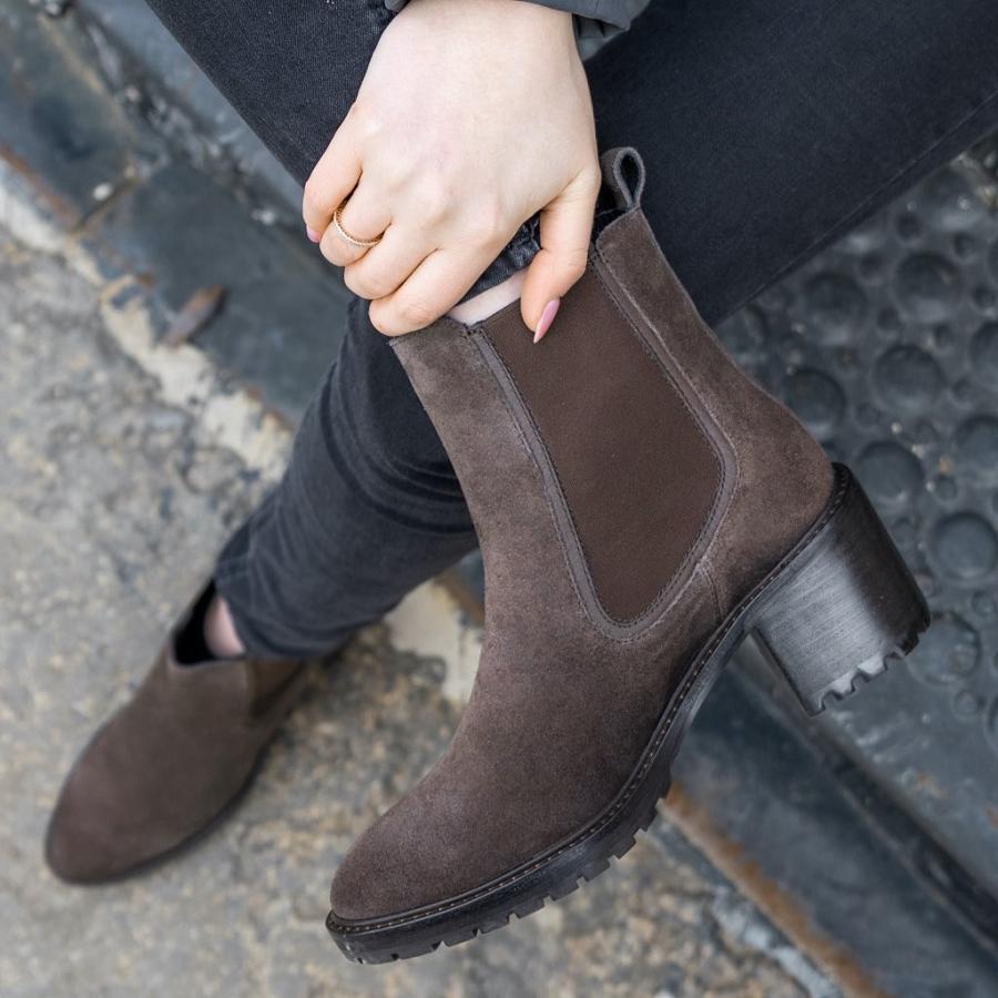 Grey Thursday Knockout Suede Women's Chelsea Boots | SG378NWY